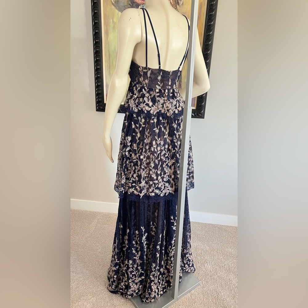 $588 NWT BCBGMAXAZRIA Floral Blooms Metallic Embroidered Ruffle Gown - Picture 11 of 16